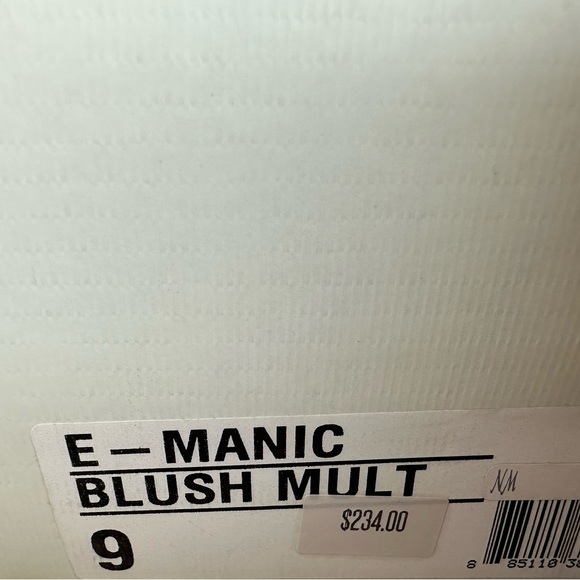 High heel Elizabeth and James pumps. - Picture 7 of 7